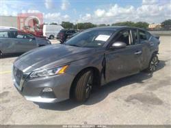 نيسان ألتيما